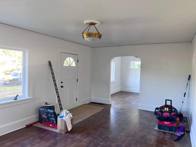 Photo - 315 NE 66th Ave