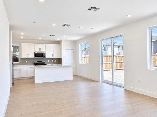 4825 Badger Crk Ct