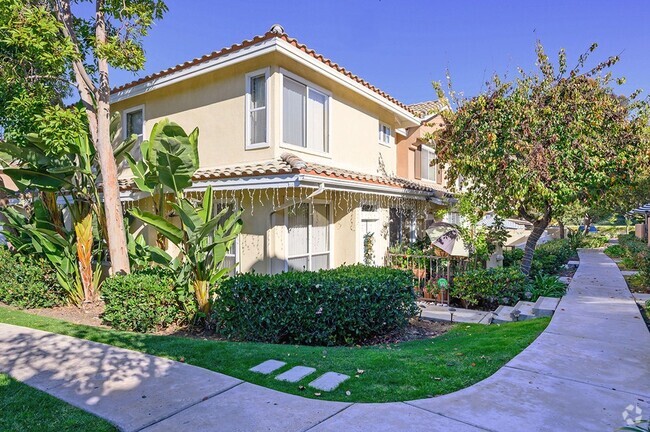 Building Photo - WONDERFUL TOWNHOME