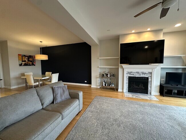 Photo - 2402 W McLean Ave Unidad 301