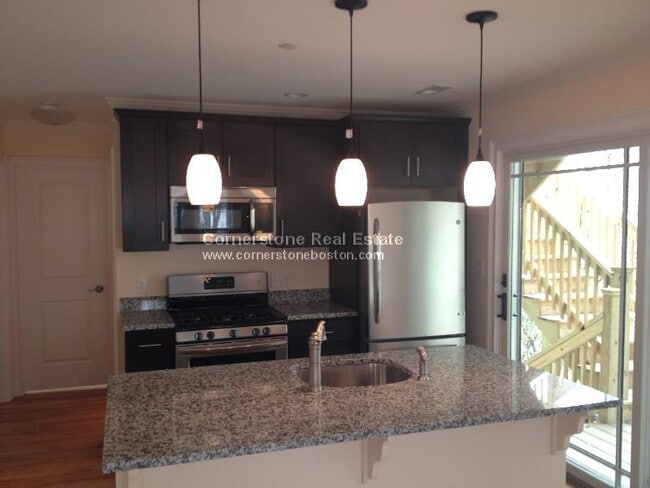 Building Photo - 75 Beechcroft St Unit 1