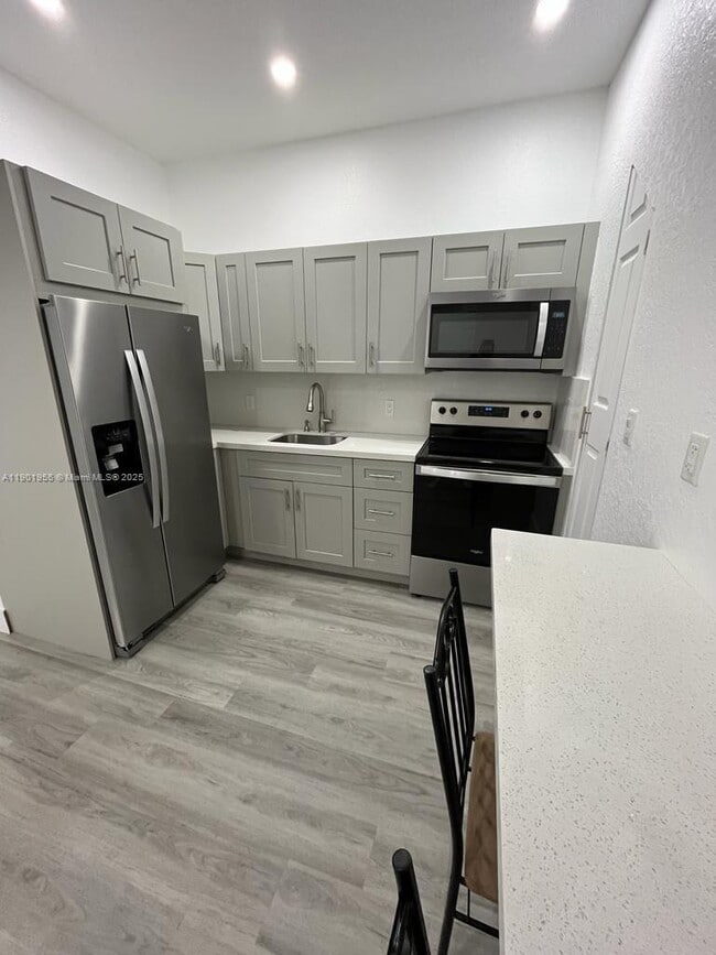 Photo - 15030 SW 28th St Unidad 2
