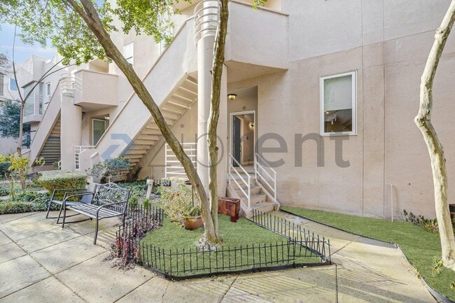 Photo - 4040 Avondale Ave