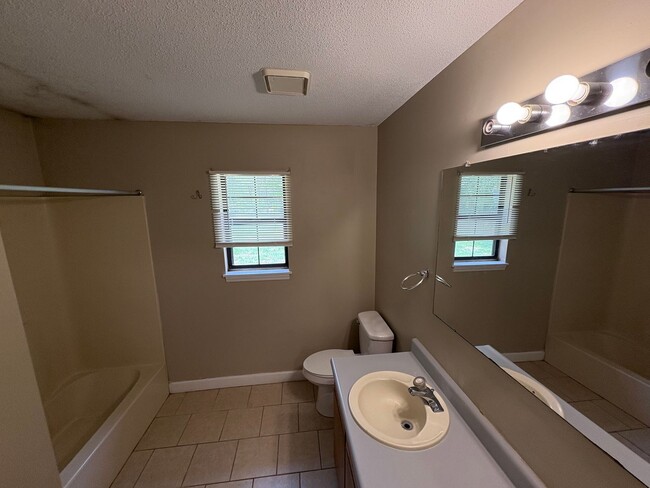 Photo - 11 Crosswinds Dr Unit A