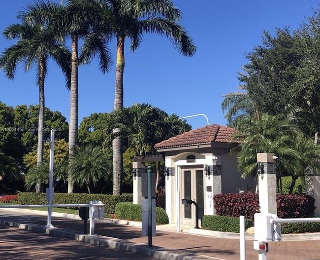 Photo - 800 Sorrento Dr