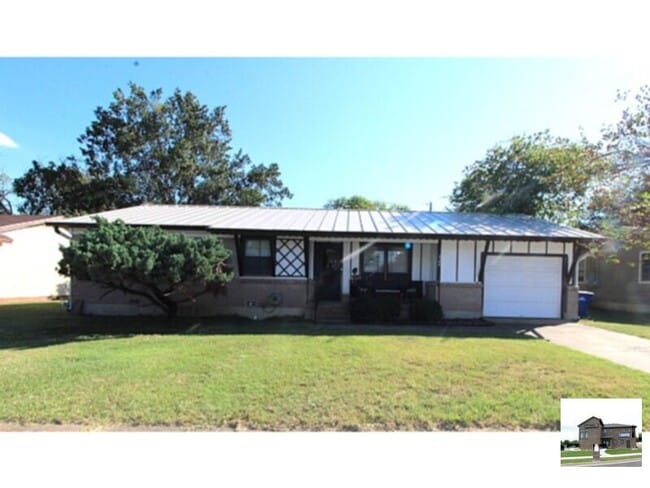 Photo - 2706 Live Oak Dr