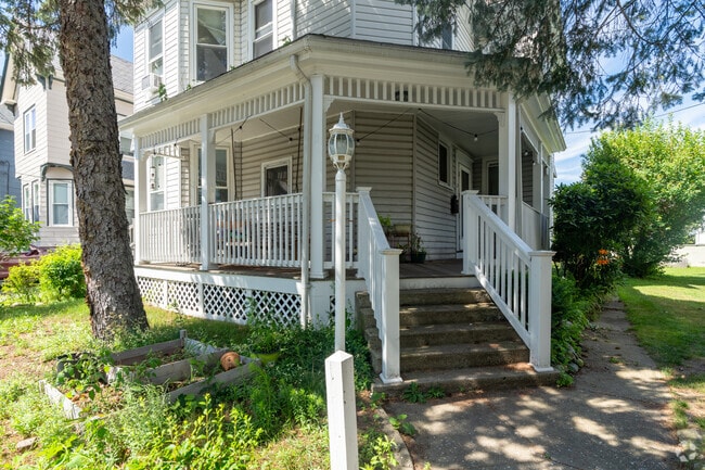 Building Entrance - 11 Cambria St