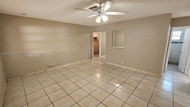 5030 SW 26th Ave Unit 2