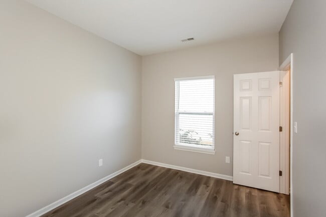 Photo - 7150 Parklake Pl