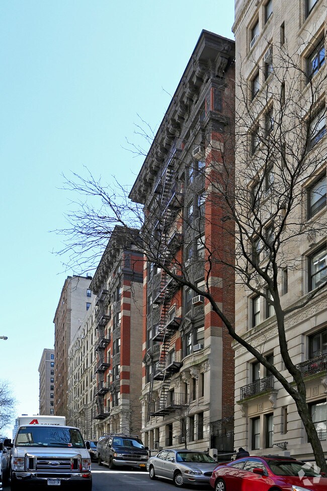 Photo - 310 W 99th St