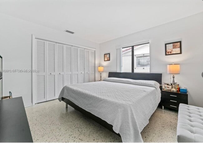 Photo - 1136 NW 34th Ave Unidad Main