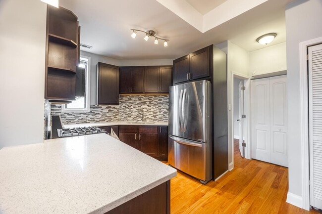 Photo - 2122 N Milwaukee Ave Unit 2