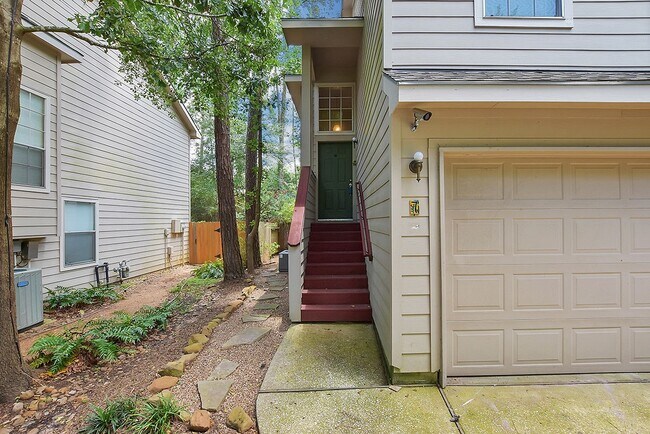 Photo - 7 Newberry Trail Ct