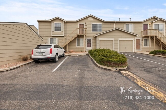 Building Photo - CHARMING 3BD/2BA CONDO featuring FRESH UPDATES - Security Deposit Waiver Available