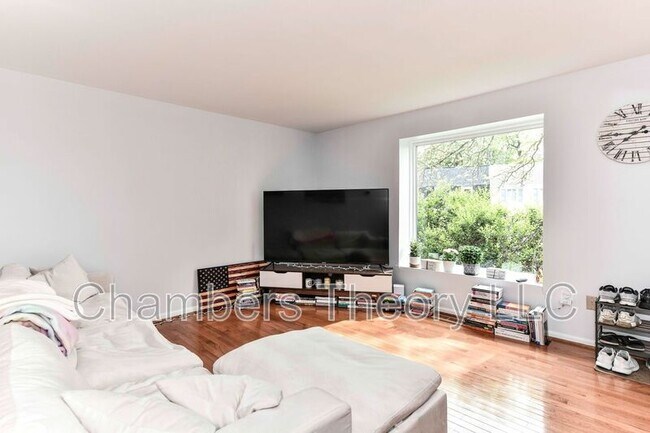 Photo - 2908 Everleigh Way