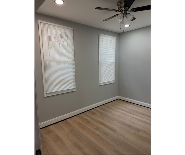 Photo - 3106 Sequoia Ave Unidad 2B AVAILABLE W/BATH $850 2B