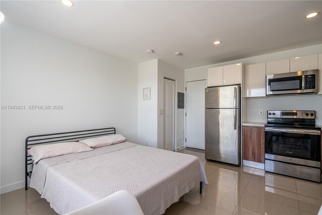 Photo - 924 Marseille Dr Unit 24