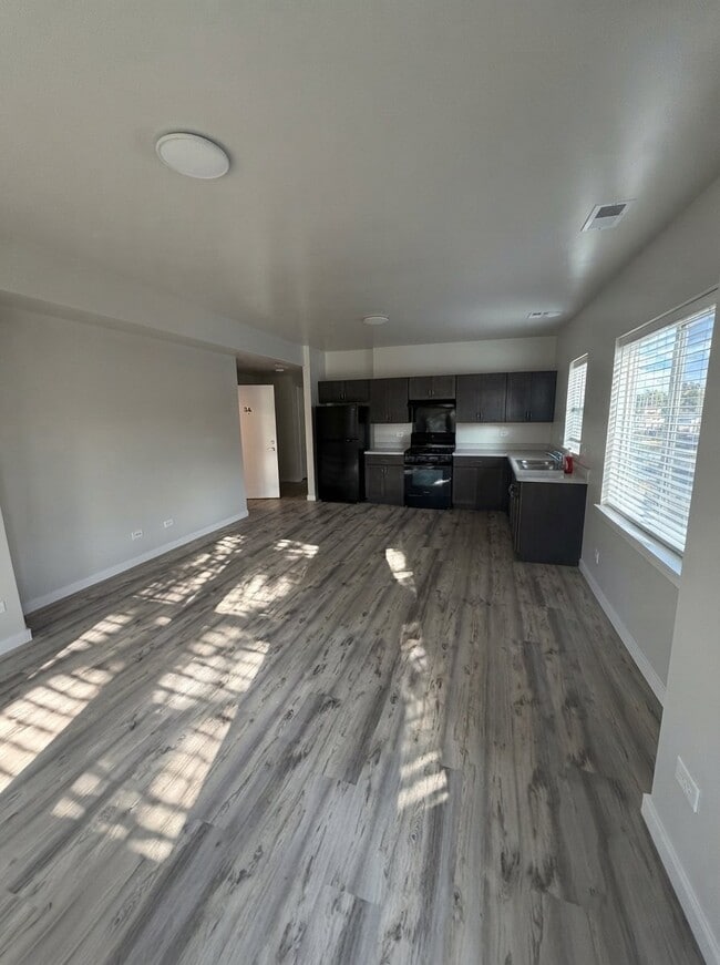 Building Photo - 6725 S Campbell Ave Unit 3A