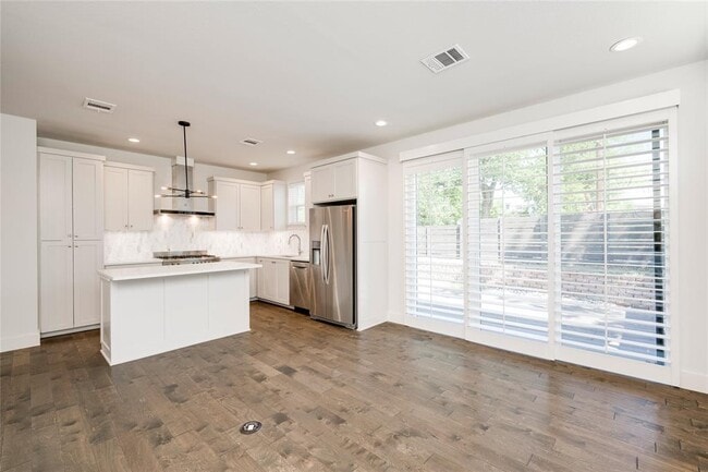 Photo - 1412 Perez St