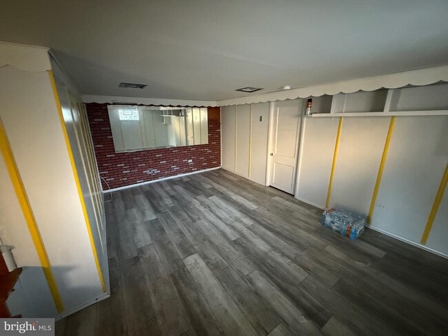 Photo - 363 Sherbrook Blvd