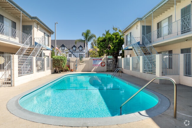 Building Photo - Beachside Apartments