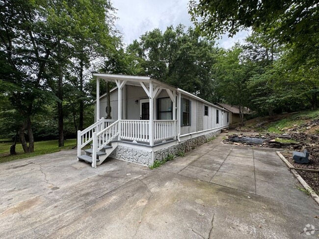 Building Photo - Private 3/2.5 Home with bonus room- $1,895