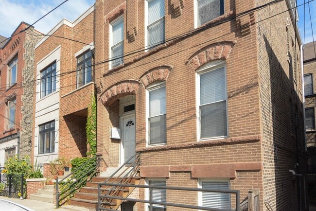 Building Photo - 1448 W Blackhawk St Unit J08P