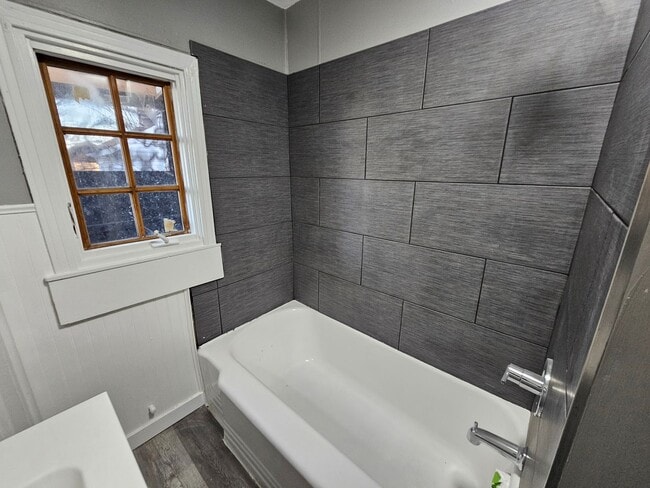 Photo - Newly updated 3 bedroom 1 bath apartment i...