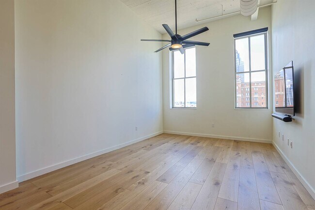 Photo - 400 Pike St Unit 903