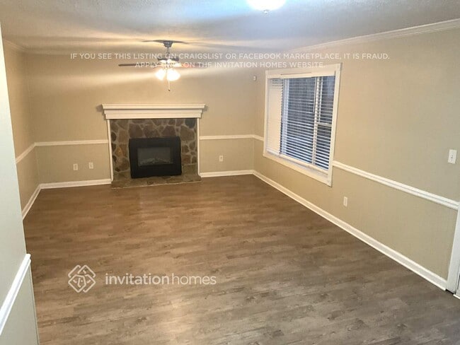 Photo - 155 Barrington Dr E