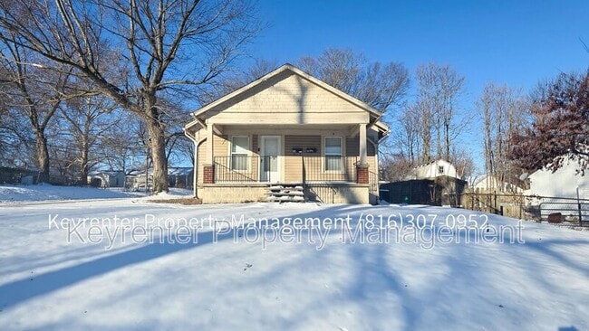 Building Photo - 926 S Logan Ave