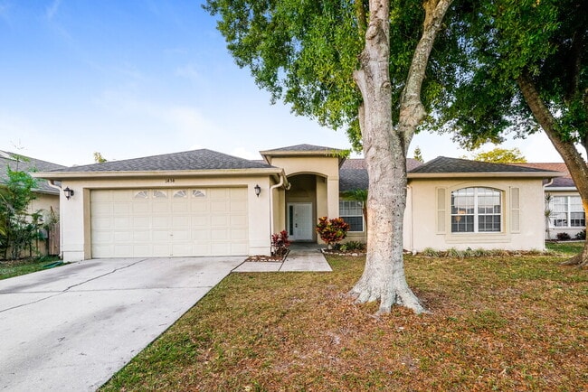 Building Photo - 1434 Lakehurst Way