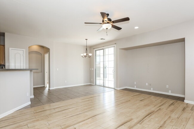 Photo - 400 N Eucalyptus Pl