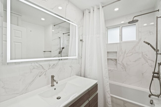 Building Photo - POOL PARADISE IN A COVETED NEIGHBORHOOD STYLISH UPGRADES | EXTREME CONVENIENCE