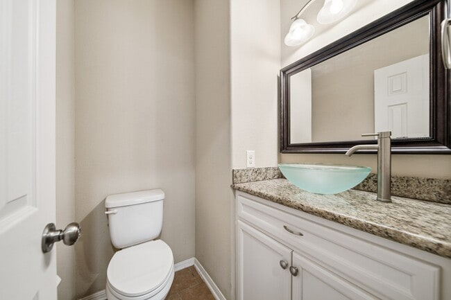 Photo - 5303 Avenue J