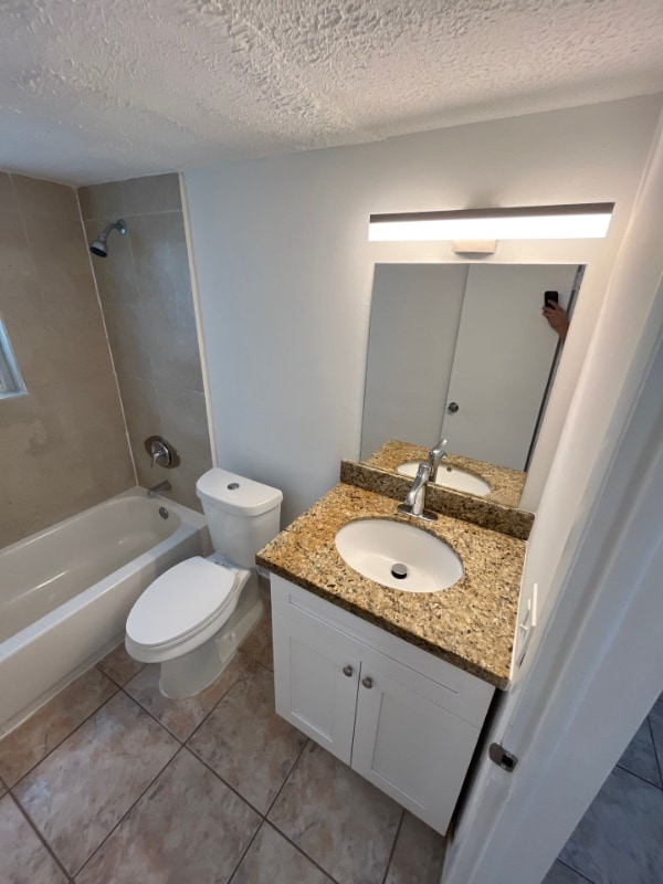 Photo - 717 NE 10th Ave Unit 7