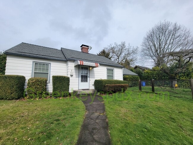 Beautiful 2 Bedroom 1 Bath House with Atta... - Beautiful 2 Bedroom 1 Bath House with Atta...