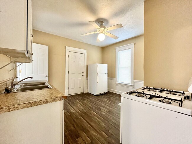 Photo - 1104 Hermitage St SE Unit #1