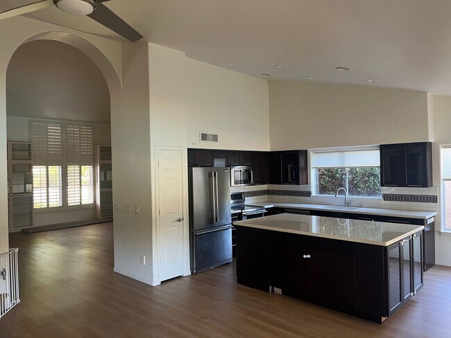 Photo - 3721 S Hawthorn Dr