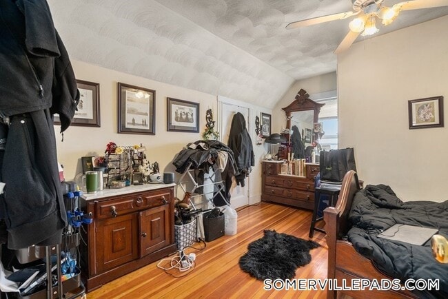 Photo - 741 Broadway Unidad 3