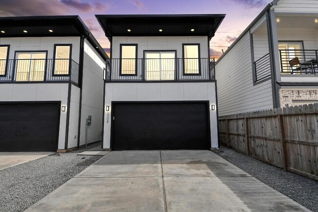 Building Photo - 3308 Hardy St