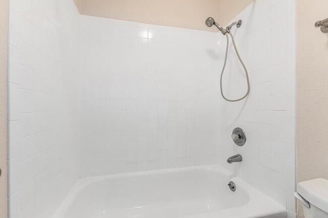 Building Photo - 7350 N Vía Paseo Del Sur Unit Q205