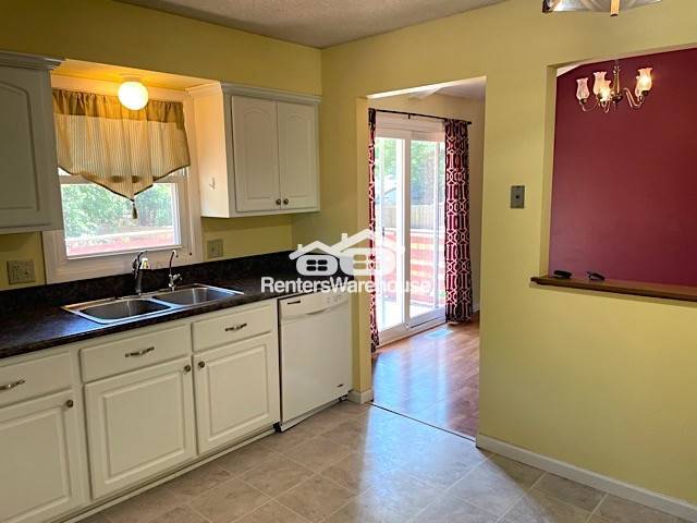 Photo - 8008 Regent Ave N