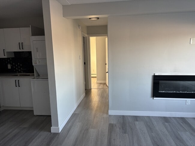 Photo - 12525-12118 118 Ave NW