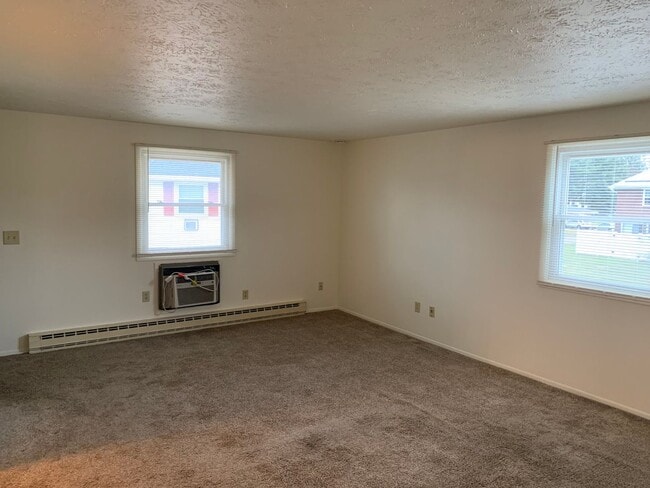 Photo - 790 Garberdale Square Unit A