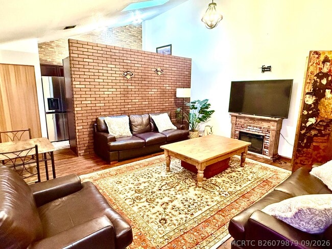 1275 Periwinkle Pl
