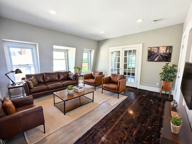 Building Photo - 31 Oberlin St