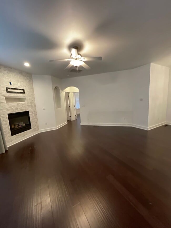 Photo - 1039 NE Watt Way