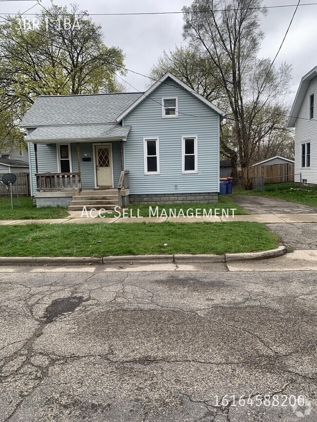 Building Photo - 1745 Lafayette Ave NE Rental