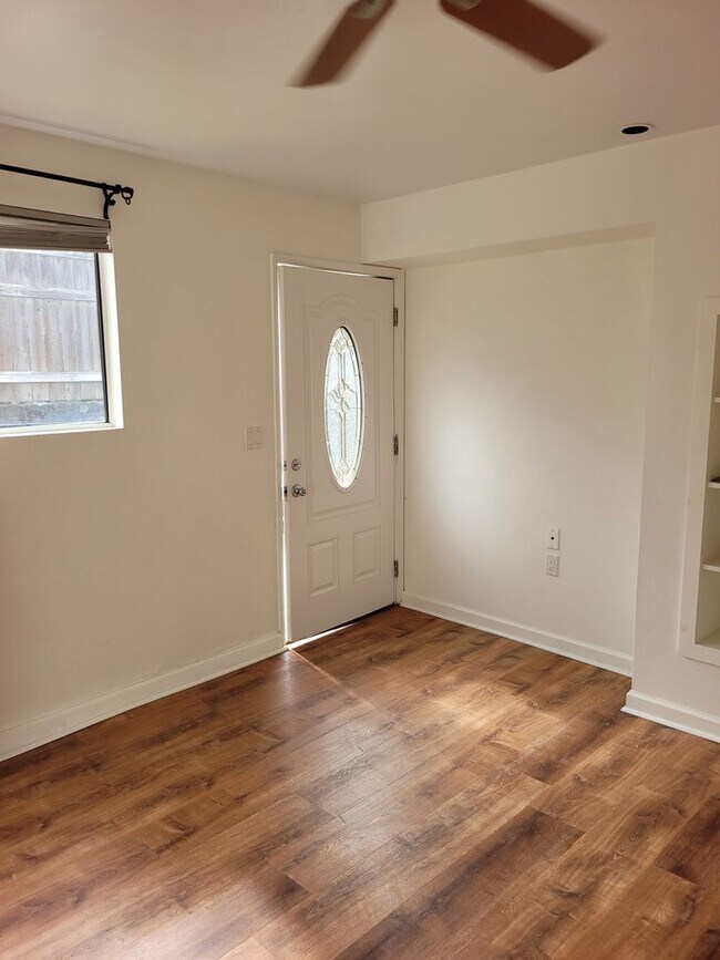 Photo - 73-4337-4337 Kukulu Pl Unit Downstairs Back